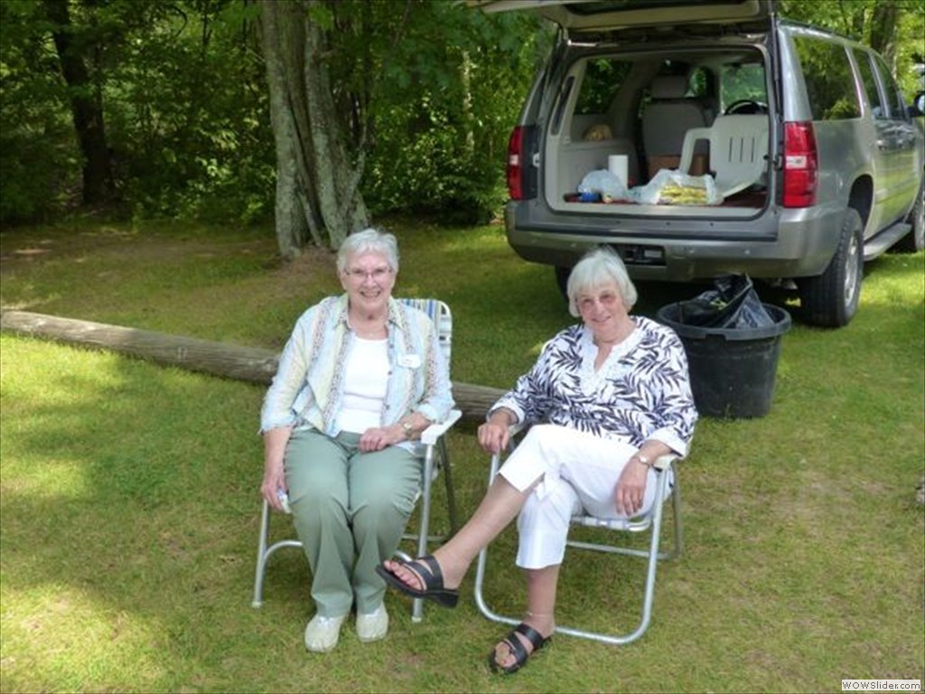036-Jane Lardie Dean and Jean Weatherholt
